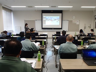 【社内講習会】法・条例教育（指定管理と法律について）